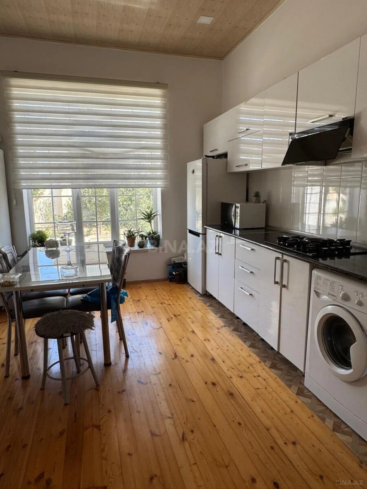 Satılır 7 otaqlı həyət evi 250 m²