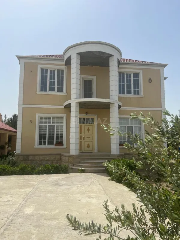 Satılır 7 otaqlı həyət evi 250 m²