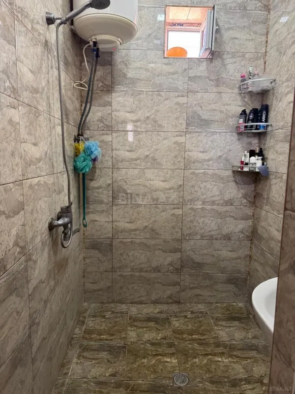 Satılır 7 otaqlı həyət evi 250 m²