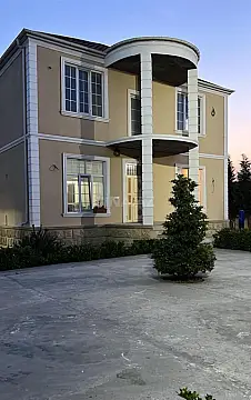 Satılır 7 otaqlı həyət evi 250 m²