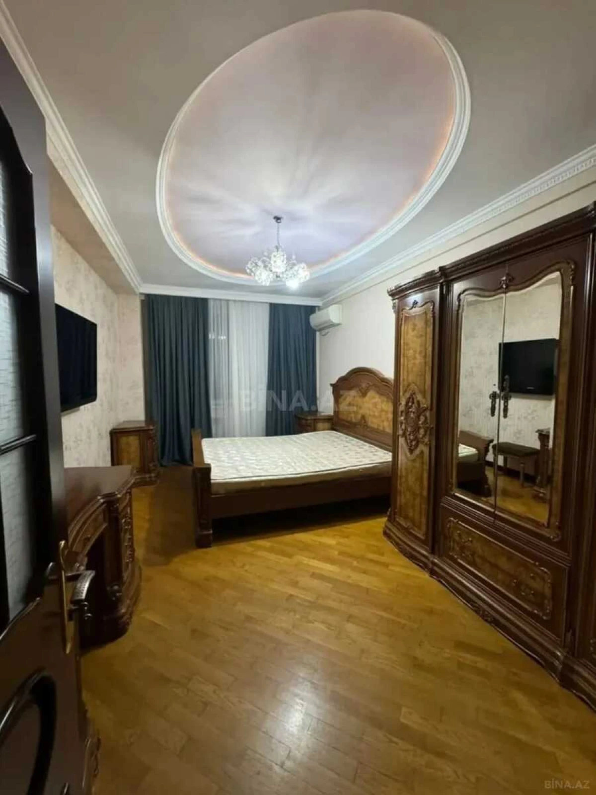 Satılır 3 otaqlı mənzil 130 m²