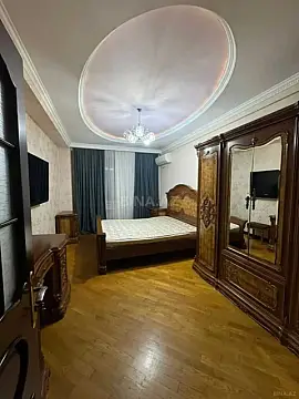 Satılır 3 otaqlı mənzil 130 m²