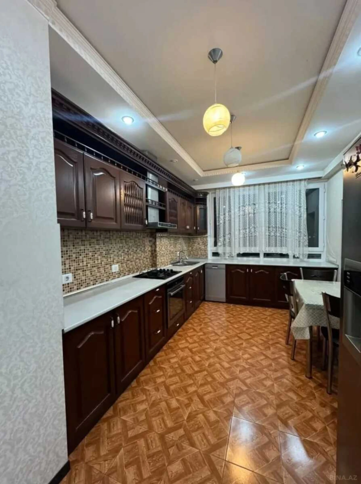 Satılır 3 otaqlı mənzil 130 m²