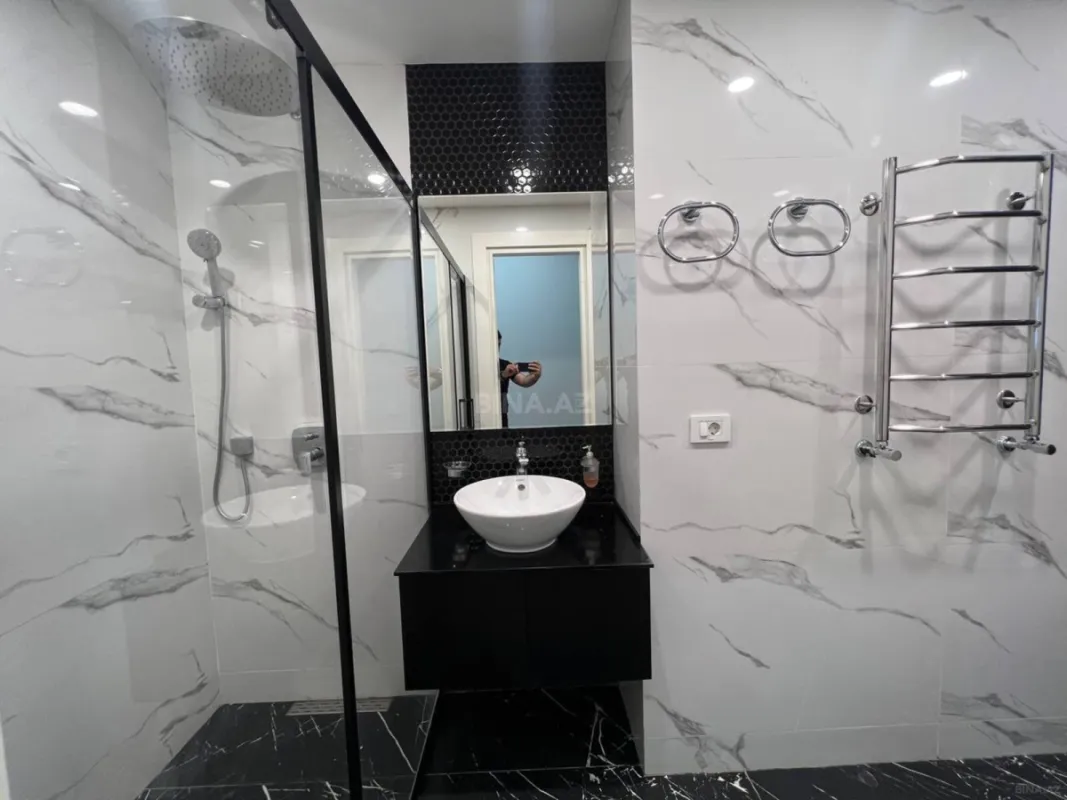 Satılır 4 otaqlı mənzil 258 m²