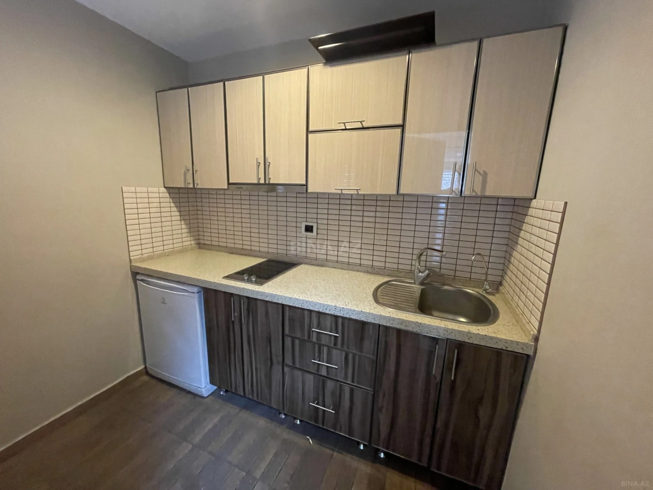 Kirayə verilir 2 otaqlı ofis 95 m²