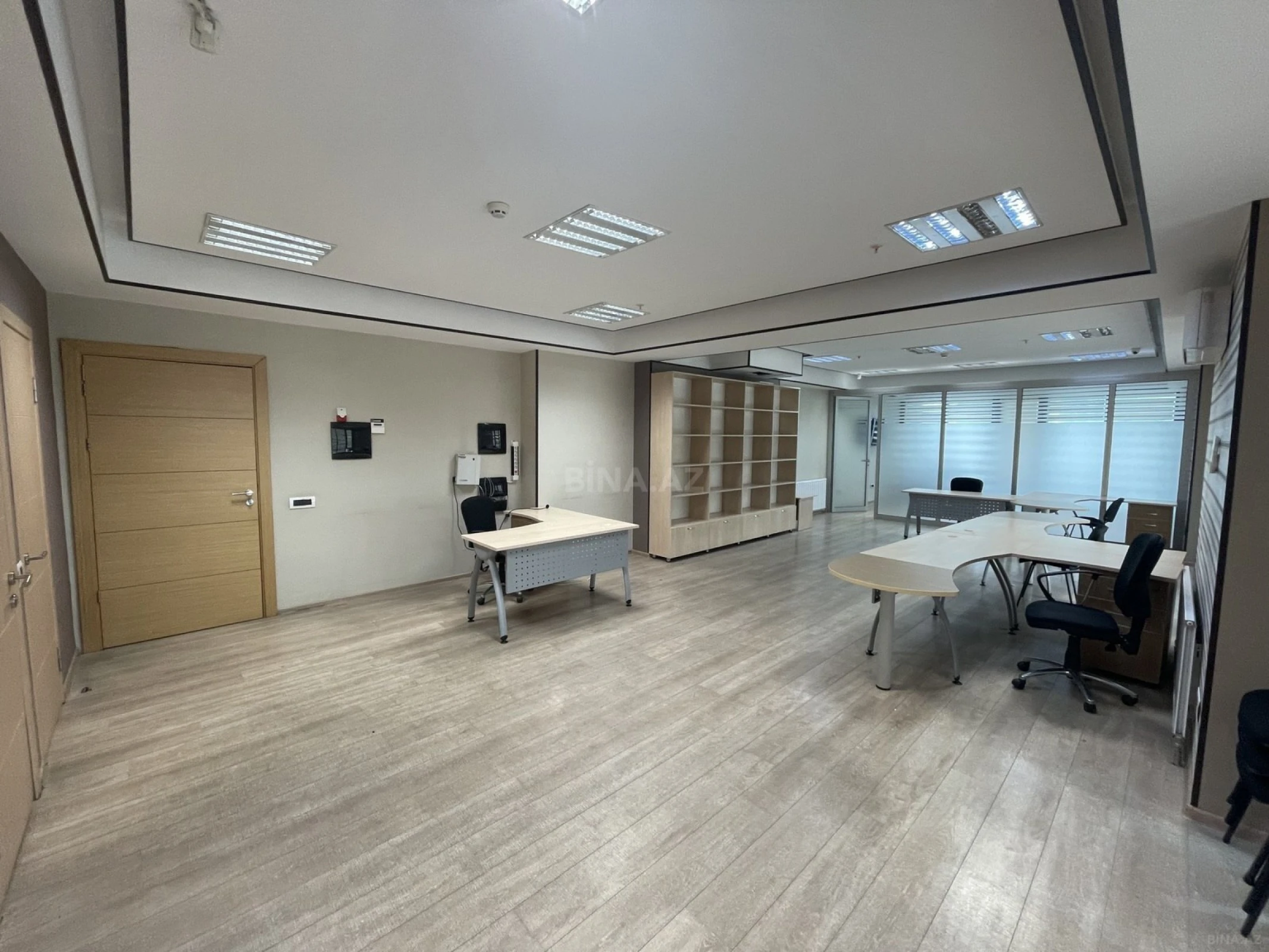 Kirayə verilir 2 otaqlı ofis 95 m²