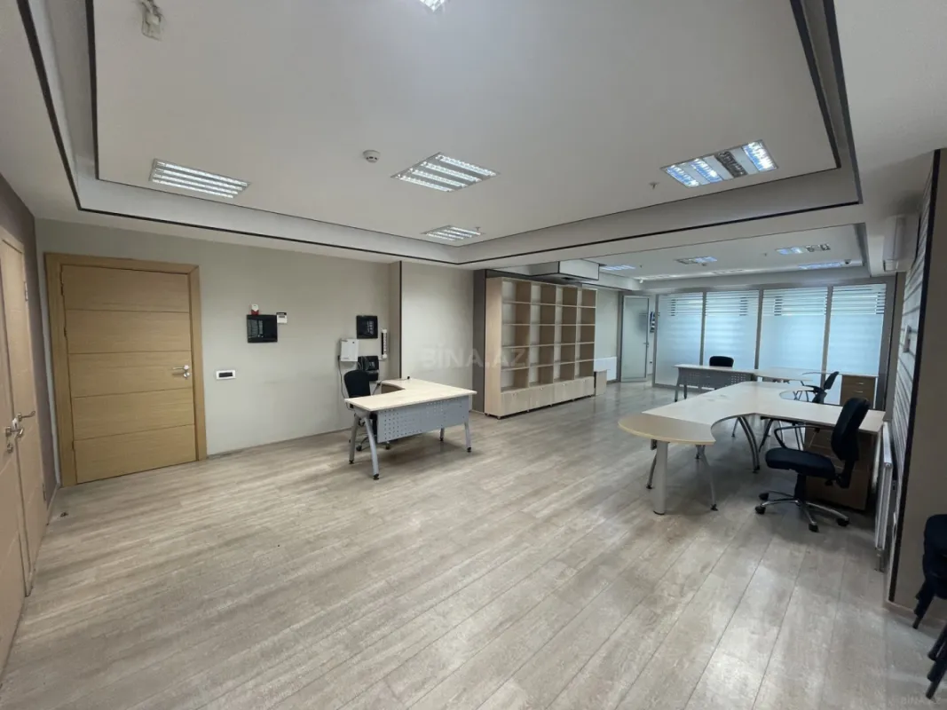 Kirayə verilir 2 otaqlı ofis 95 m²