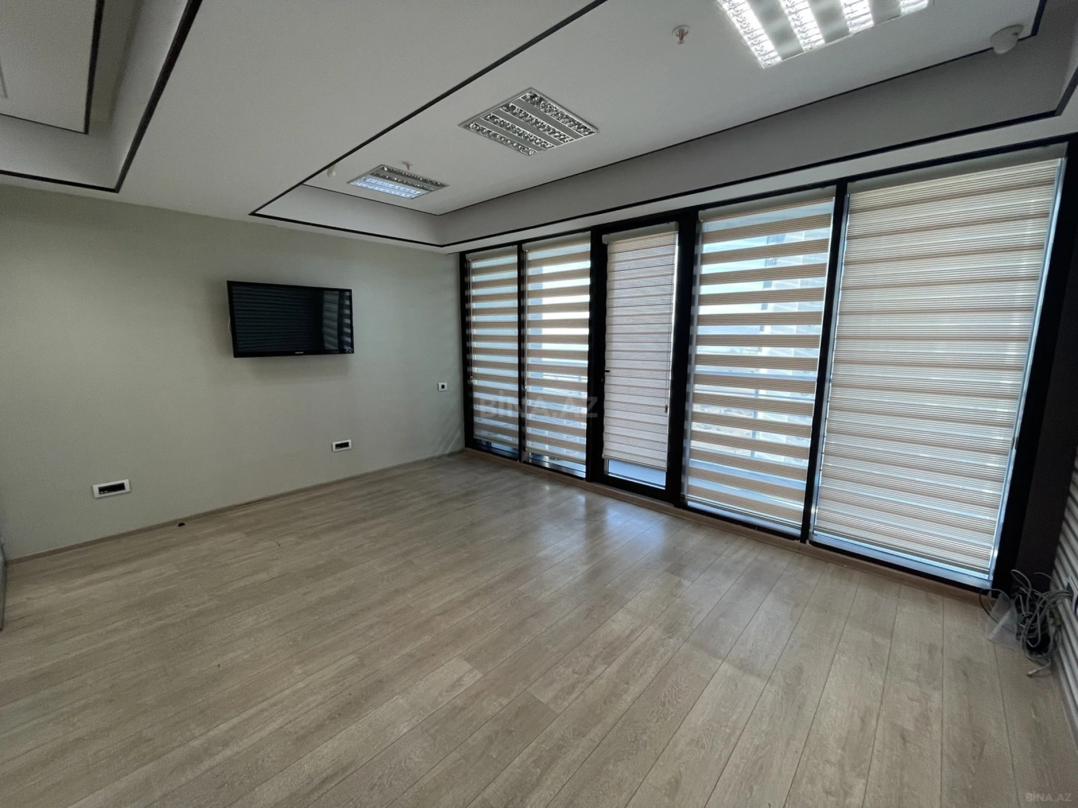 Kirayə verilir 2 otaqlı ofis 95 m²