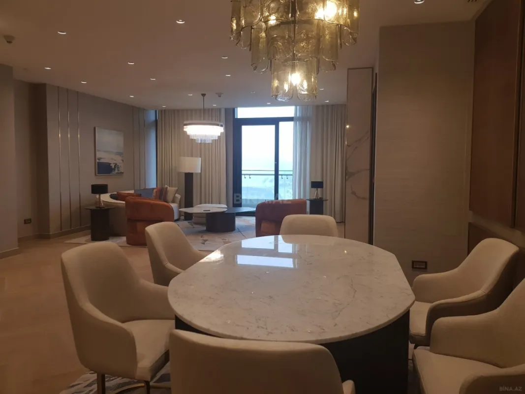 Satılır 4 otaqlı mənzil 227 m²