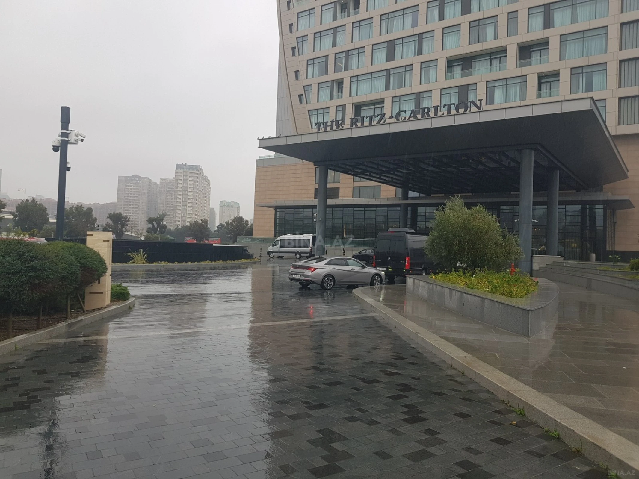 Satılır 4 otaqlı mənzil 227 m²