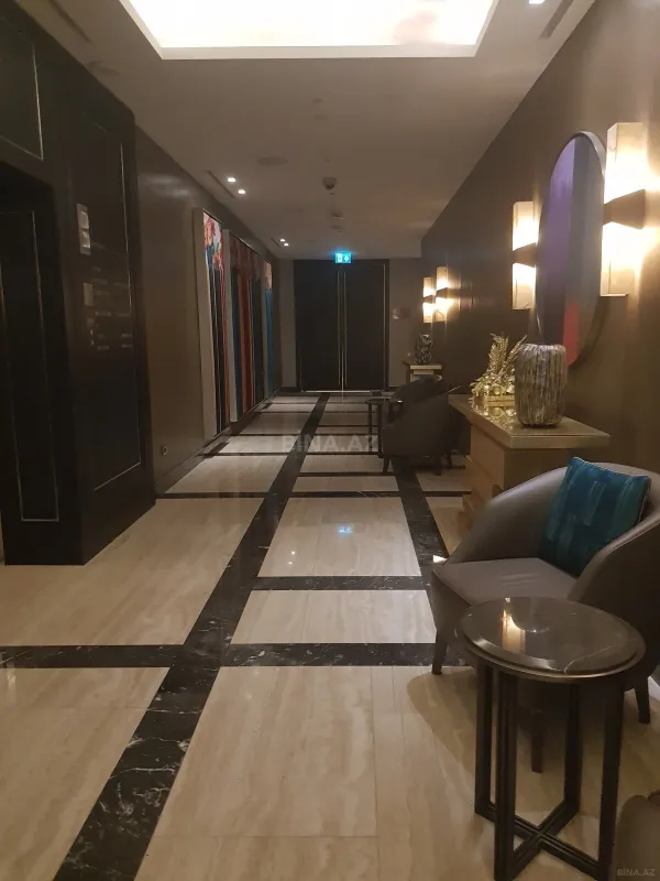 Satılır 4 otaqlı mənzil 227 m²