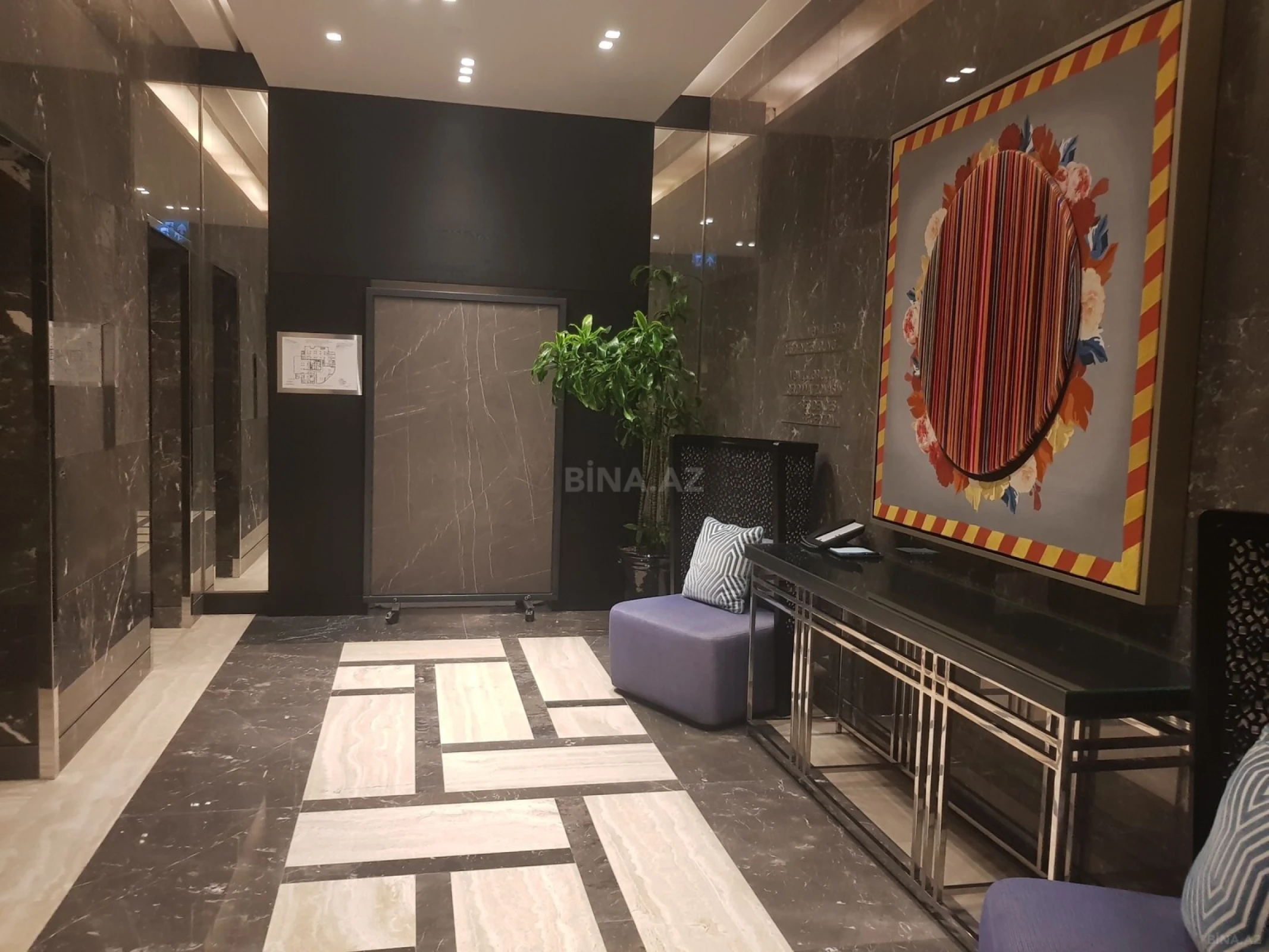 Satılır 4 otaqlı mənzil 227 m²