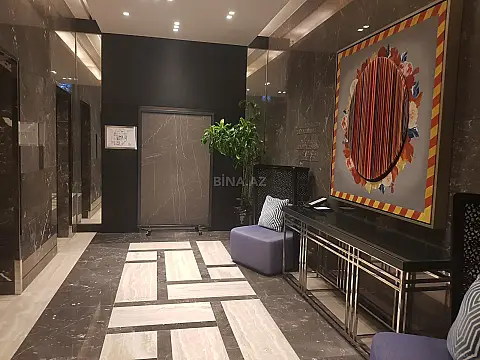 Satılır 4 otaqlı mənzil 227 m²