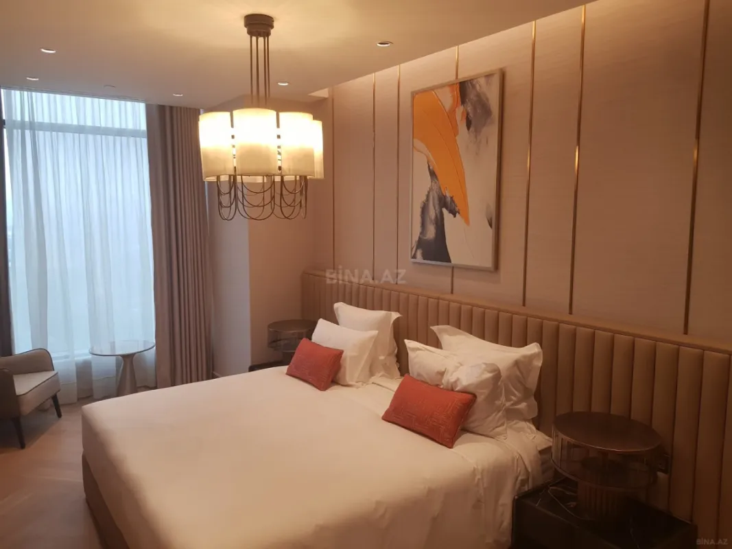 Satılır 4 otaqlı mənzil 227 m²