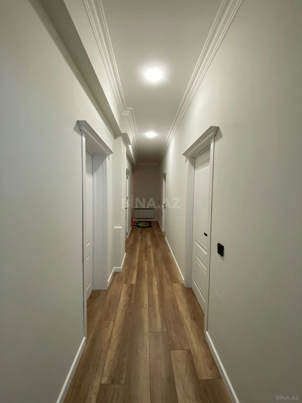 Satılır 3 otaqlı mənzil 140 m²