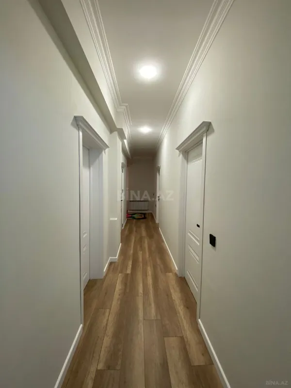 Satılır 3 otaqlı mənzil 140 m²
