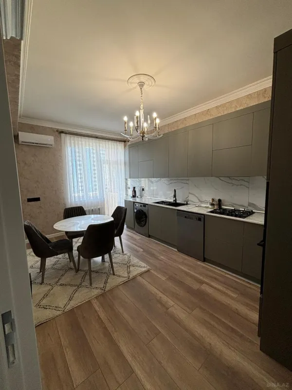 Satılır 3 otaqlı mənzil 140 m²