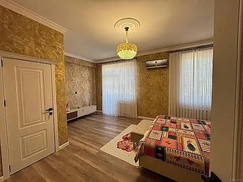 Satılır 3 otaqlı mənzil 140 m²