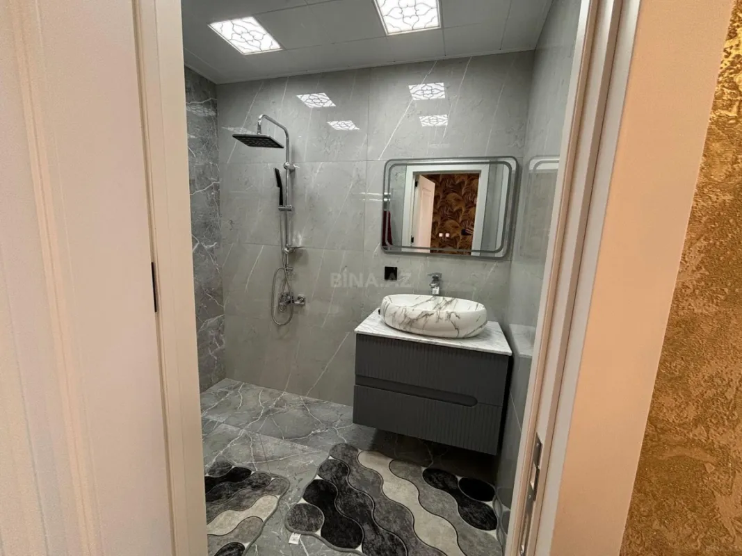 Satılır 3 otaqlı mənzil 140 m²