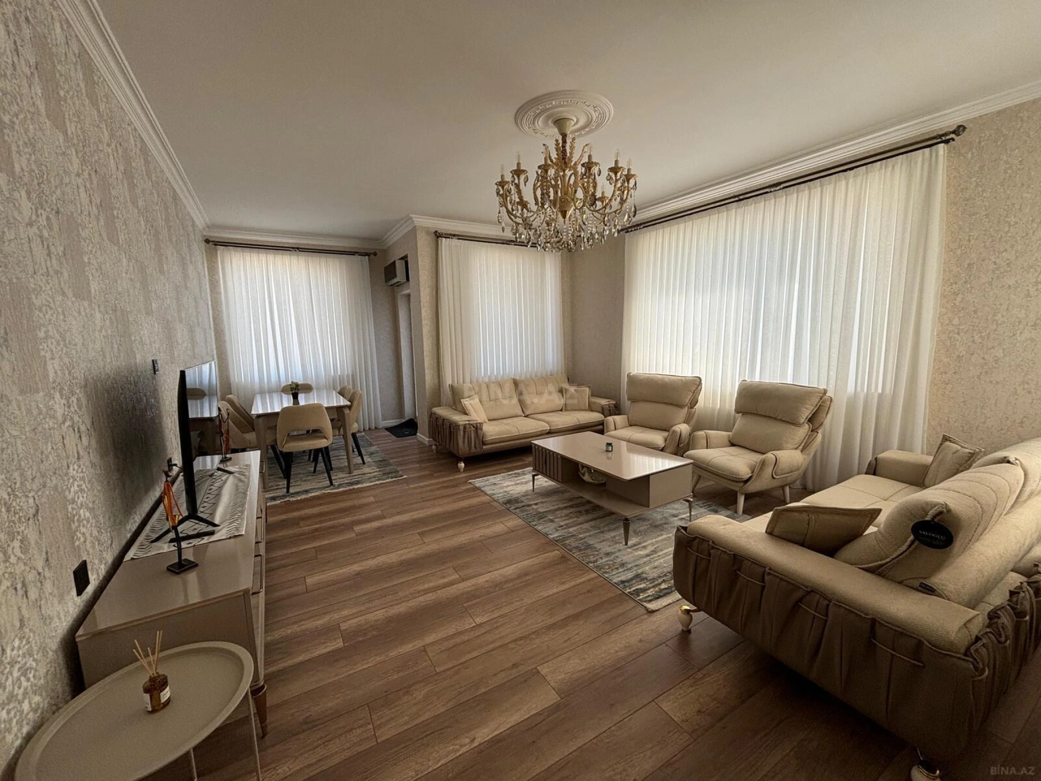 Satılır 3 otaqlı mənzil 140 m²
