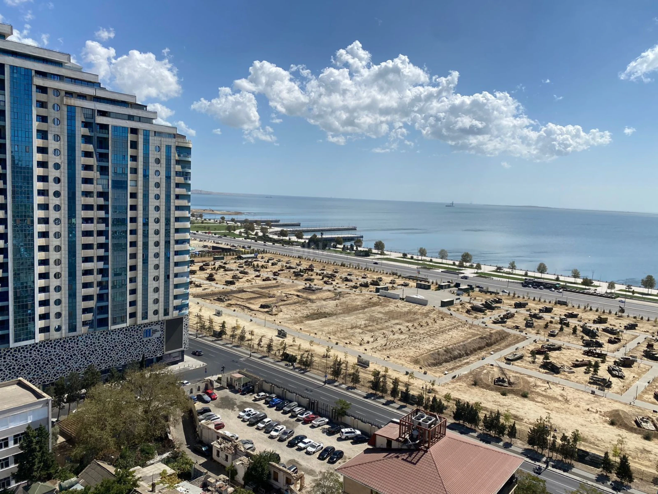 Satılır 3 otaqlı mənzil 140 m²