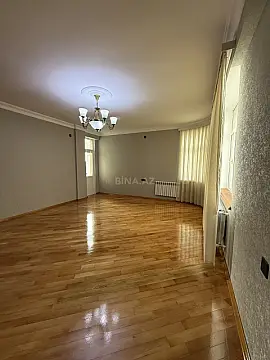 Satılır 3 otaqlı mənzil 121 m²