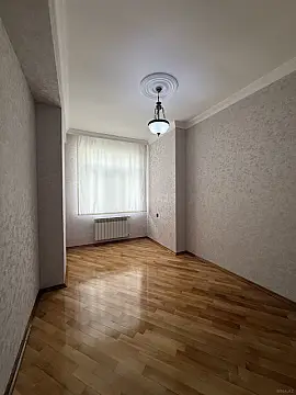 Satılır 3 otaqlı mənzil 121 m²