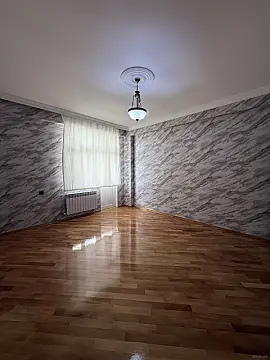 Satılır 3 otaqlı mənzil 121 m²