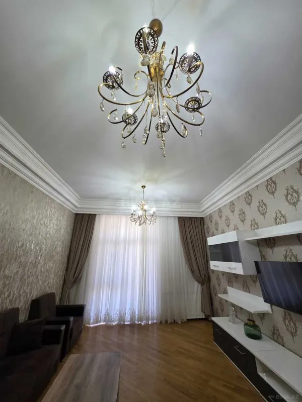 Kirayə verilir 2 otaqlı mənzil 100 m²