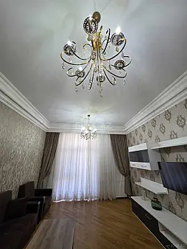Kirayə verilir 2 otaqlı mənzil 100 m²