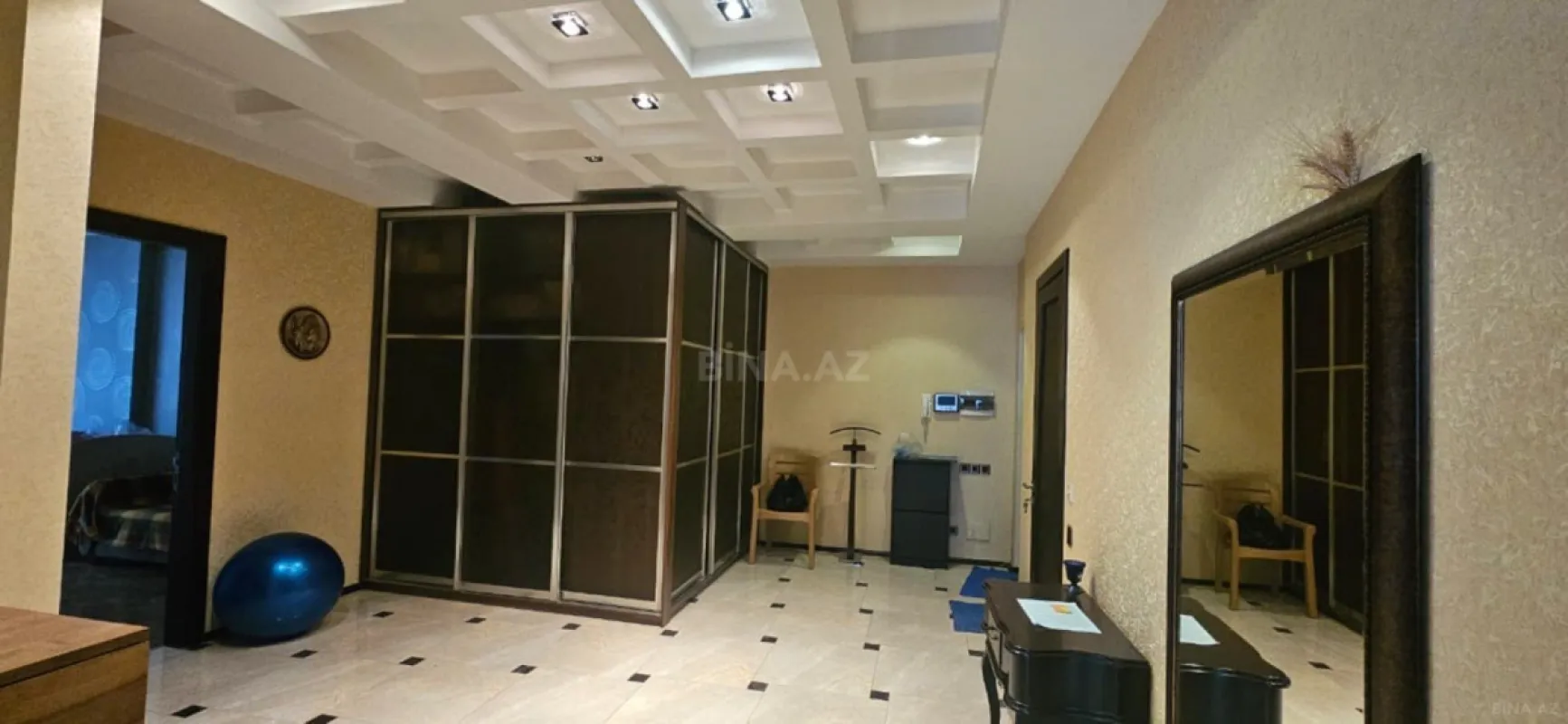 Satılır 3 otaqlı mənzil 128 m²