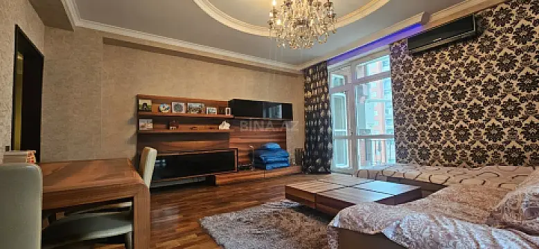 Satılır 3 otaqlı mənzil 128 m²
