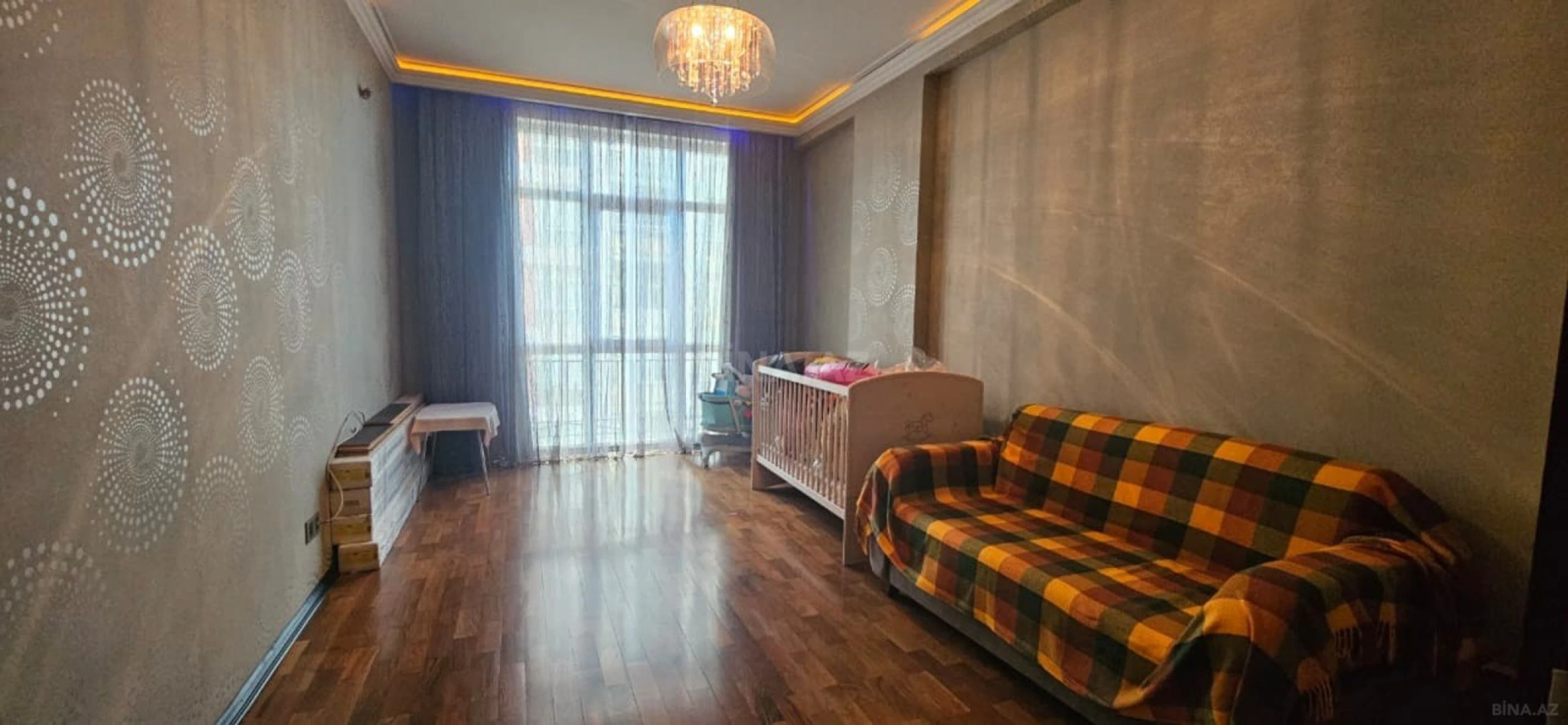 Satılır 3 otaqlı mənzil 128 m²