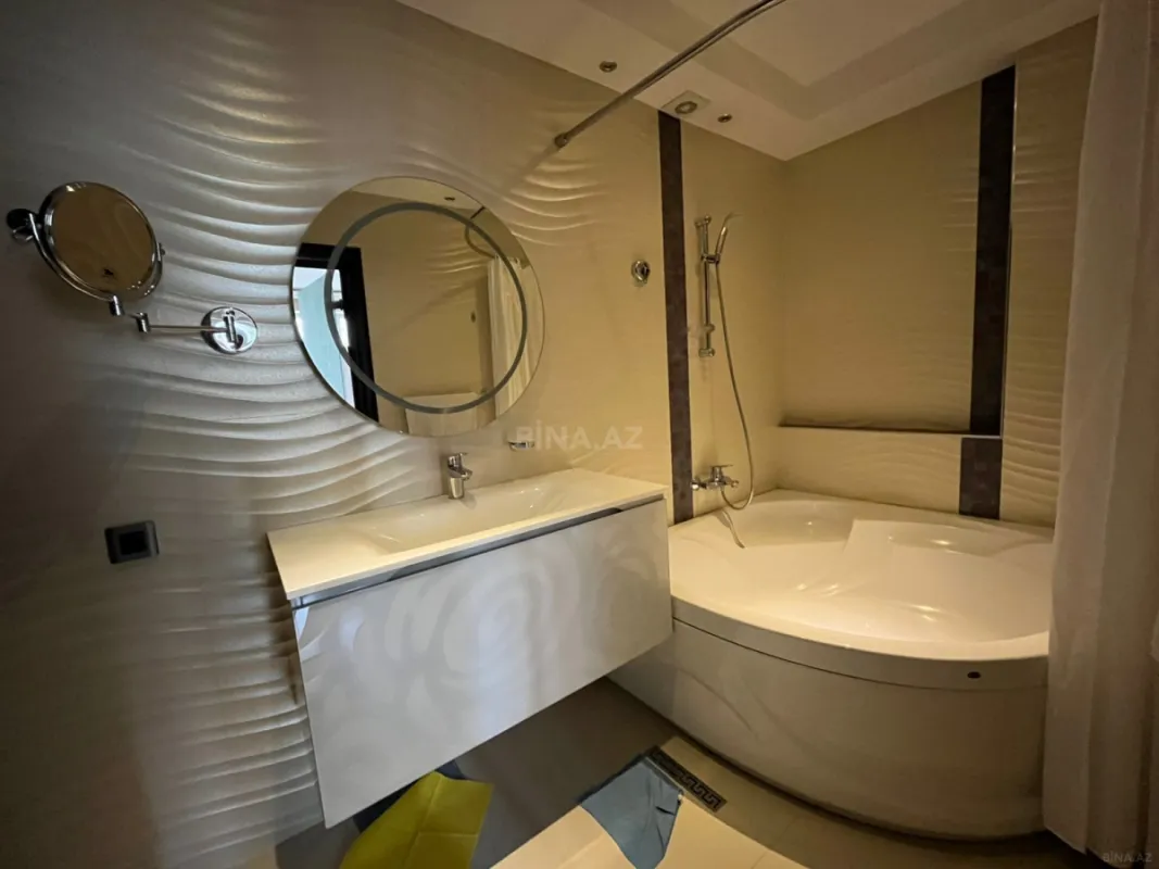 Satılır 3 otaqlı mənzil 128 m²