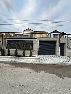 Satılır 5 otaqlı həyət evi 200 m²