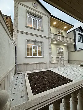 Satılır 5 otaqlı həyət evi 200 m²