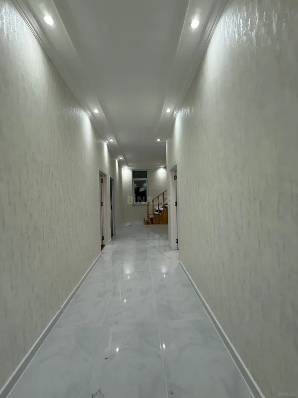 Satılır 5 otaqlı həyət evi 200 m²