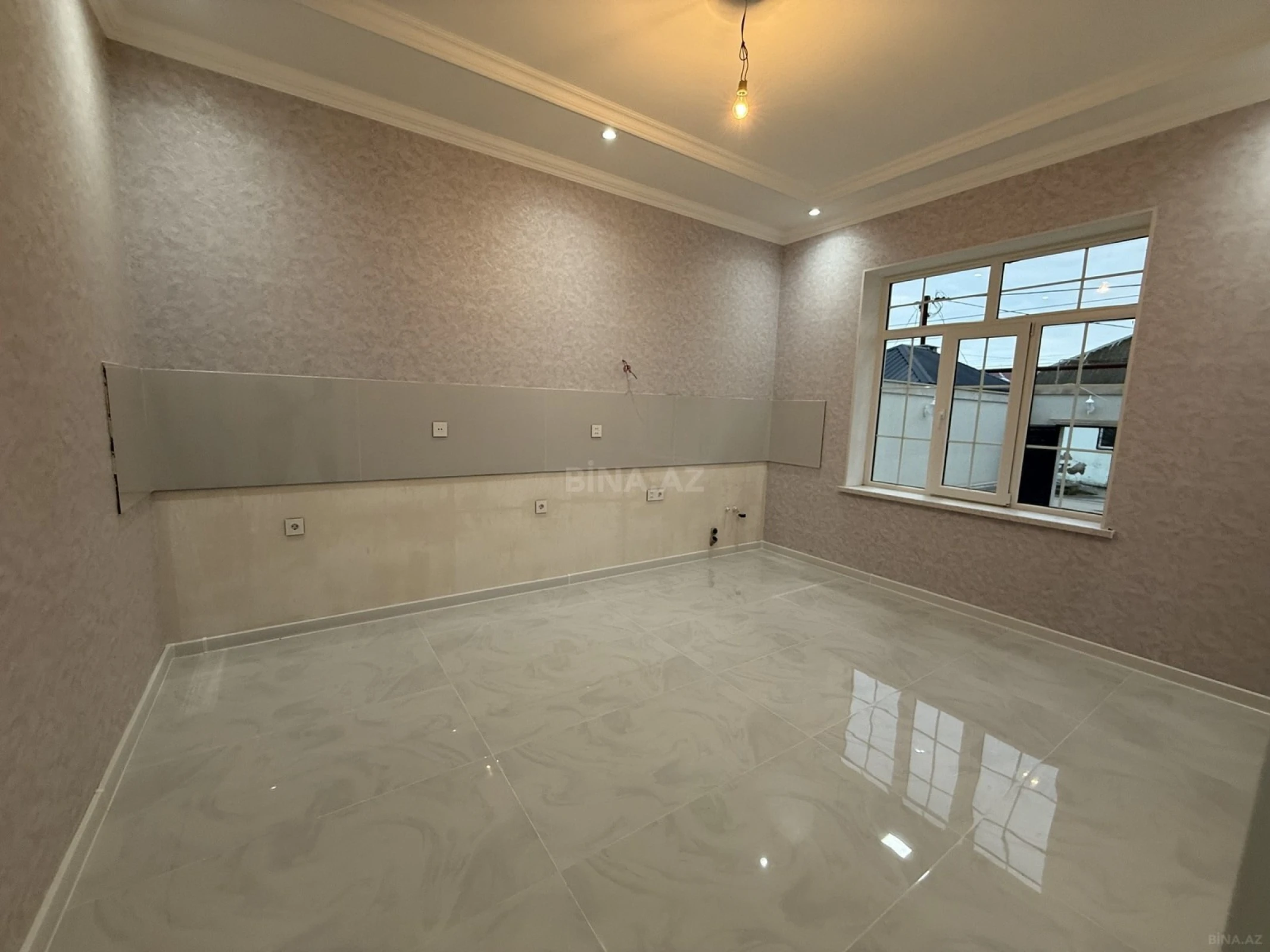 Satılır 5 otaqlı həyət evi 200 m²