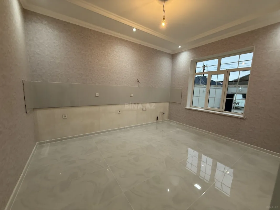 Satılır 5 otaqlı həyət evi 200 m²