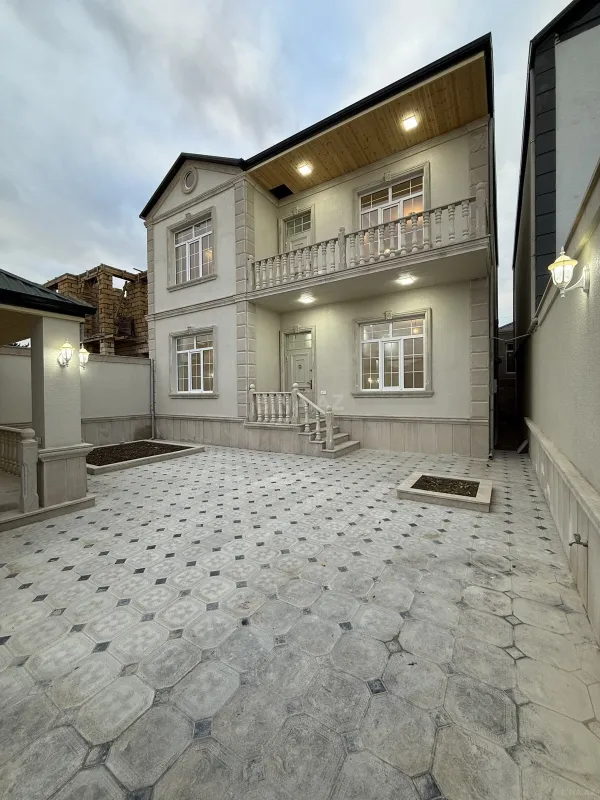 Satılır 5 otaqlı həyət evi 200 m²