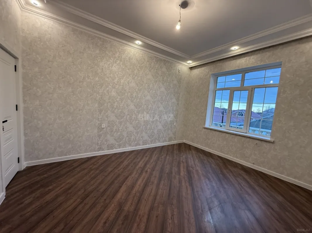 Satılır 5 otaqlı həyət evi 200 m²
