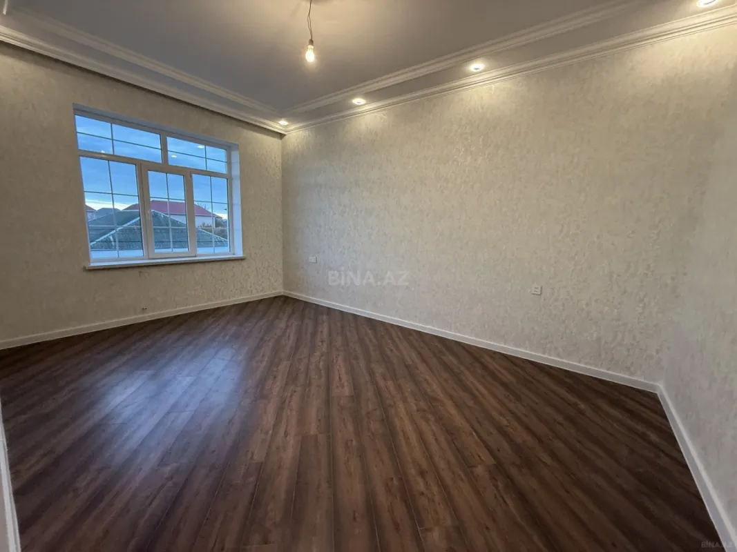 Satılır 5 otaqlı həyət evi 200 m²