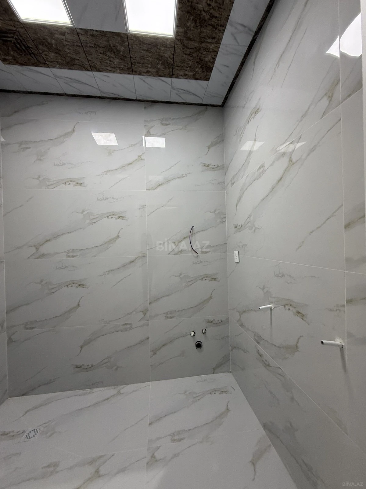 Satılır 5 otaqlı həyət evi 200 m²