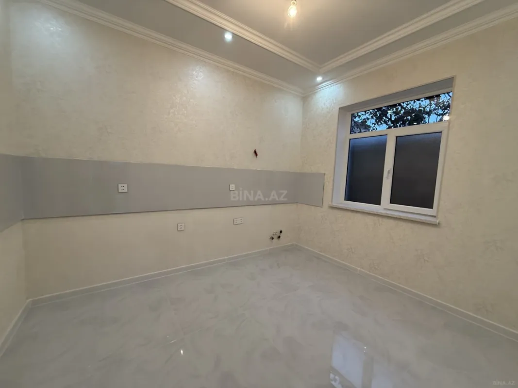 Satılır 5 otaqlı həyət evi 180 m²