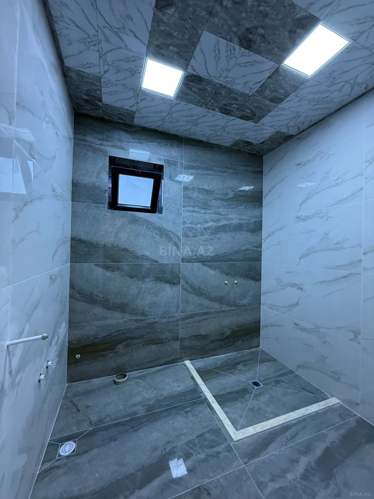 Satılır 5 otaqlı həyət evi 180 m²