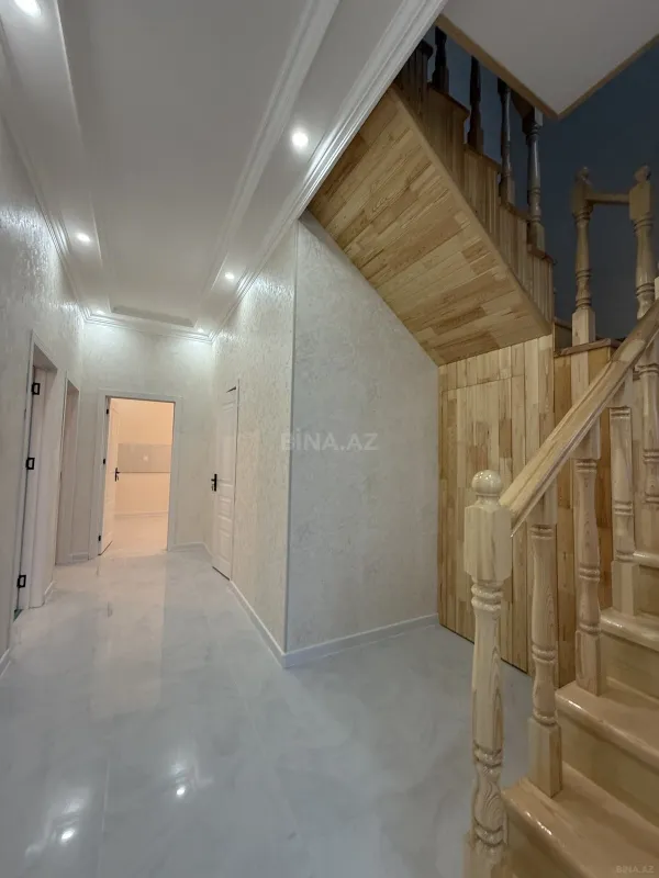 Satılır 5 otaqlı həyət evi 180 m²