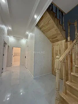 Satılır 5 otaqlı həyət evi 180 m²