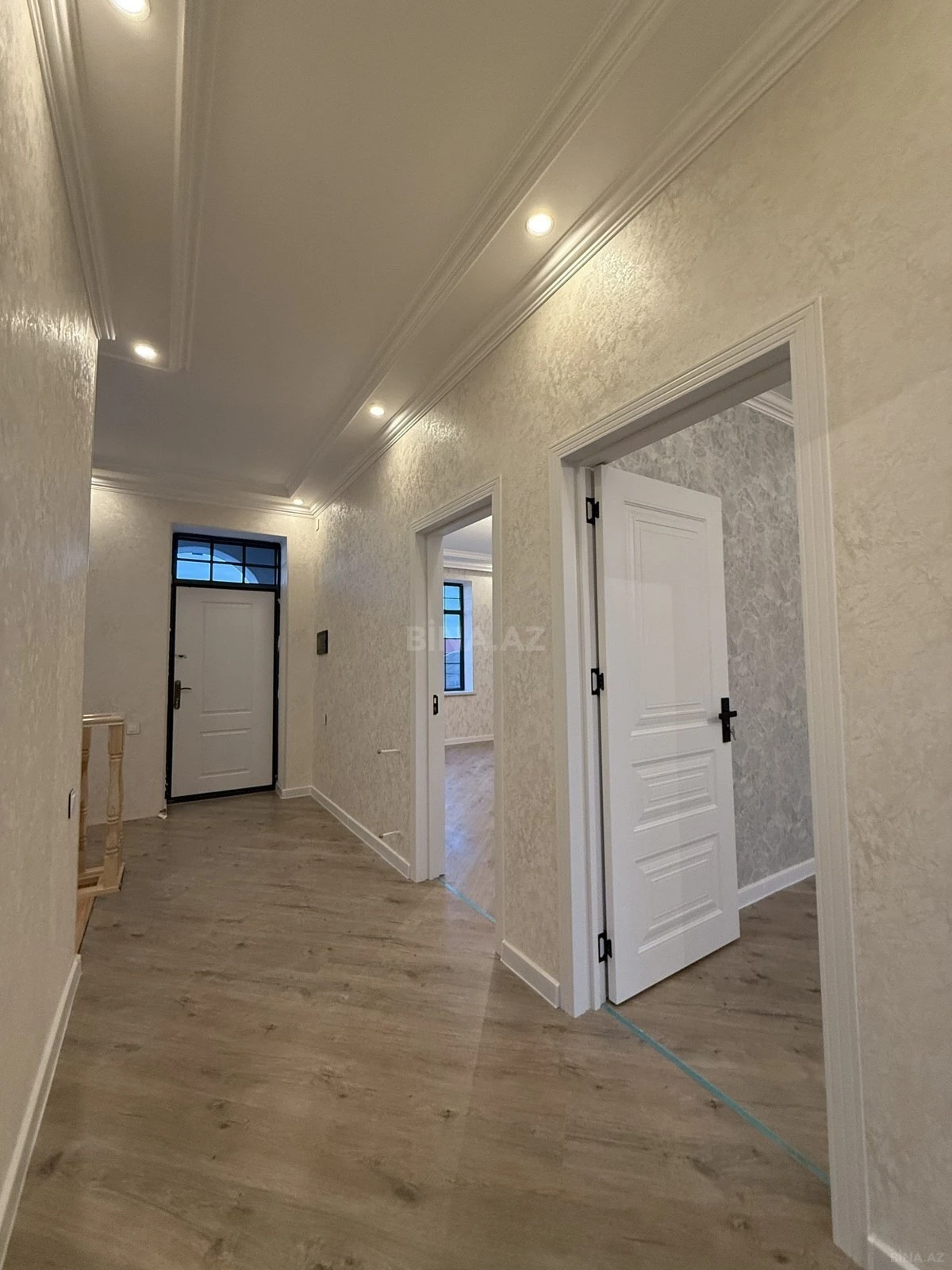 Satılır 5 otaqlı həyət evi 180 m²