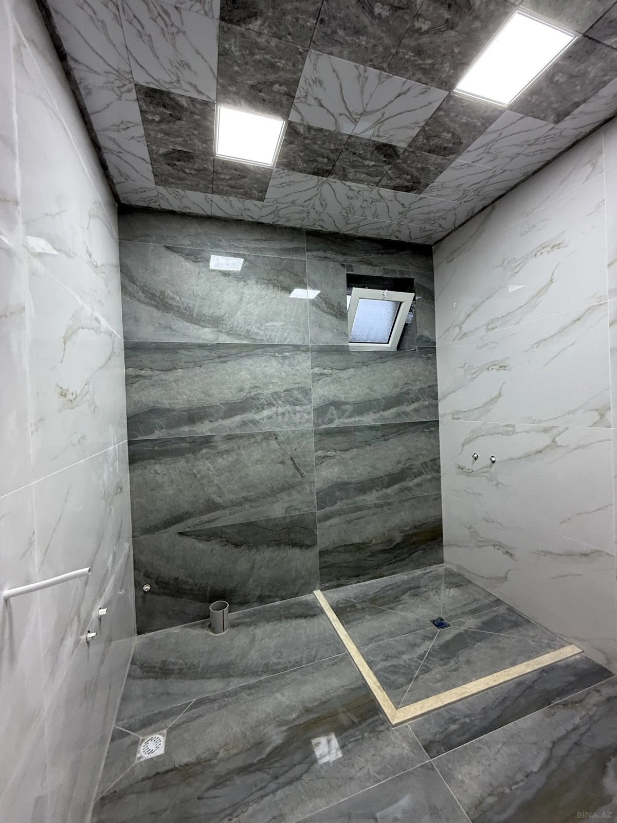 Satılır 5 otaqlı həyət evi 180 m²