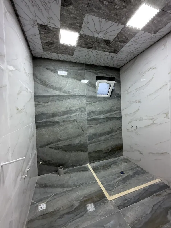 Satılır 5 otaqlı həyət evi 180 m²